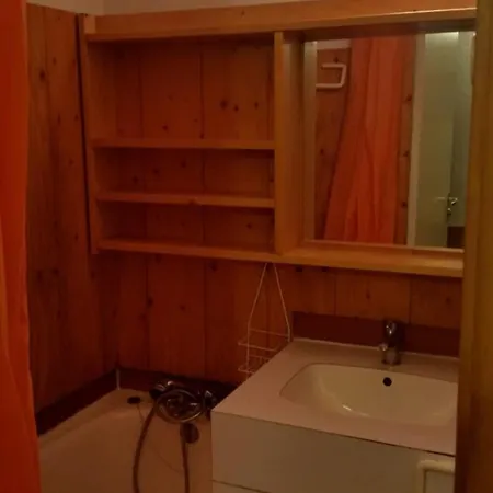 - Inout - 5 Beds Flat M-803 公寓 *